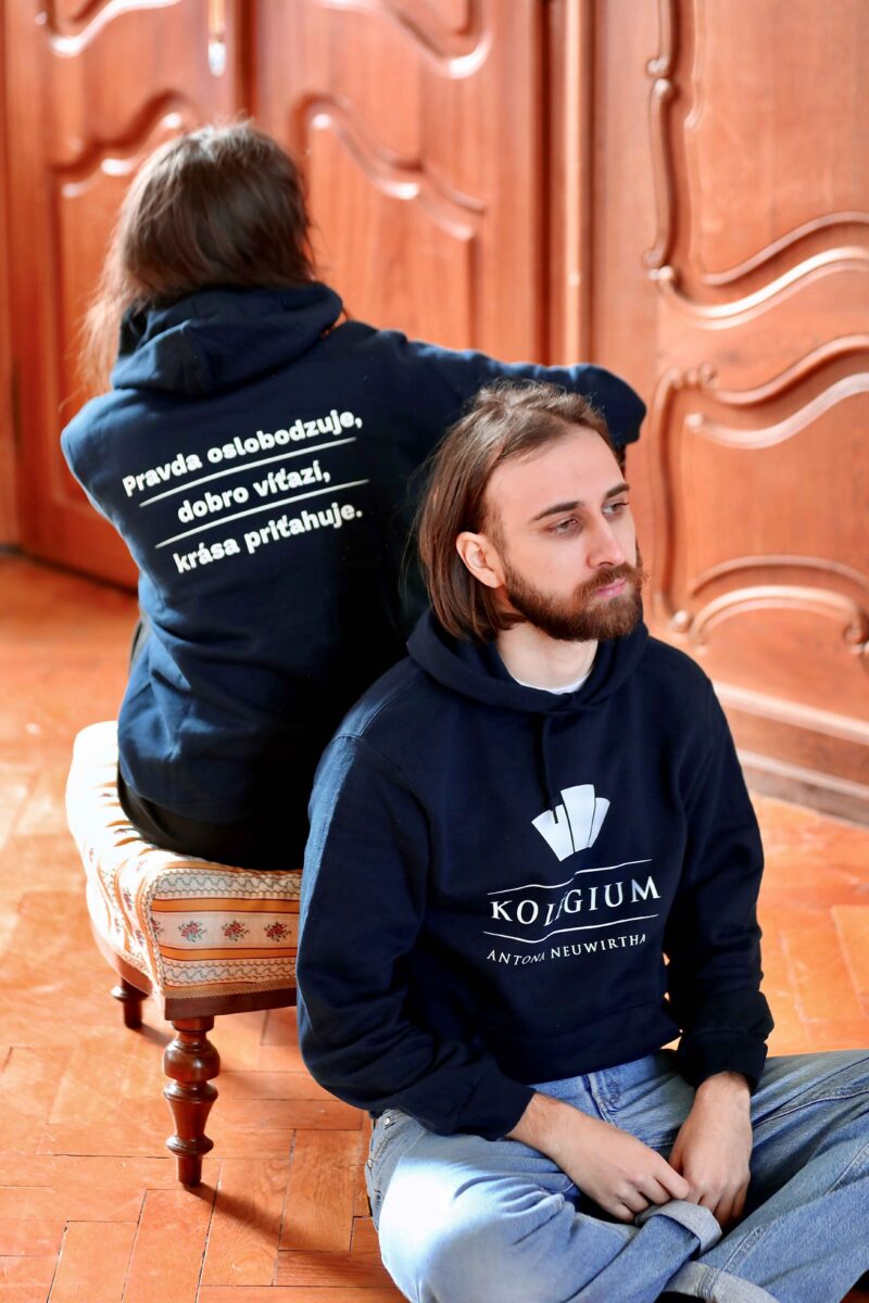 mikina kolégia antona neuwirtha