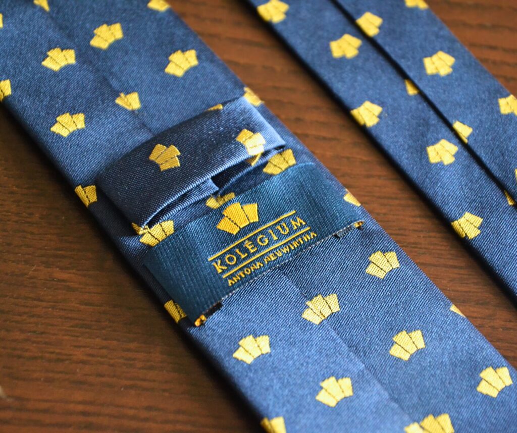 kravata, Kolégium Antona Neuwirtha, pánska móda, štýl, pánska kravata, oblek, štýlový doplnok