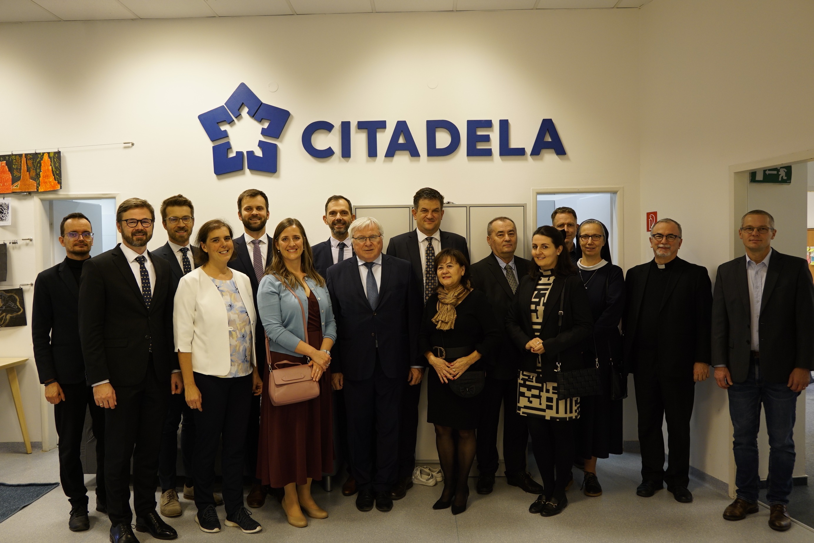 Rada poradcov je sprievodcom Kolégia na jeho ceste. Prináša bohaté skúsenosti