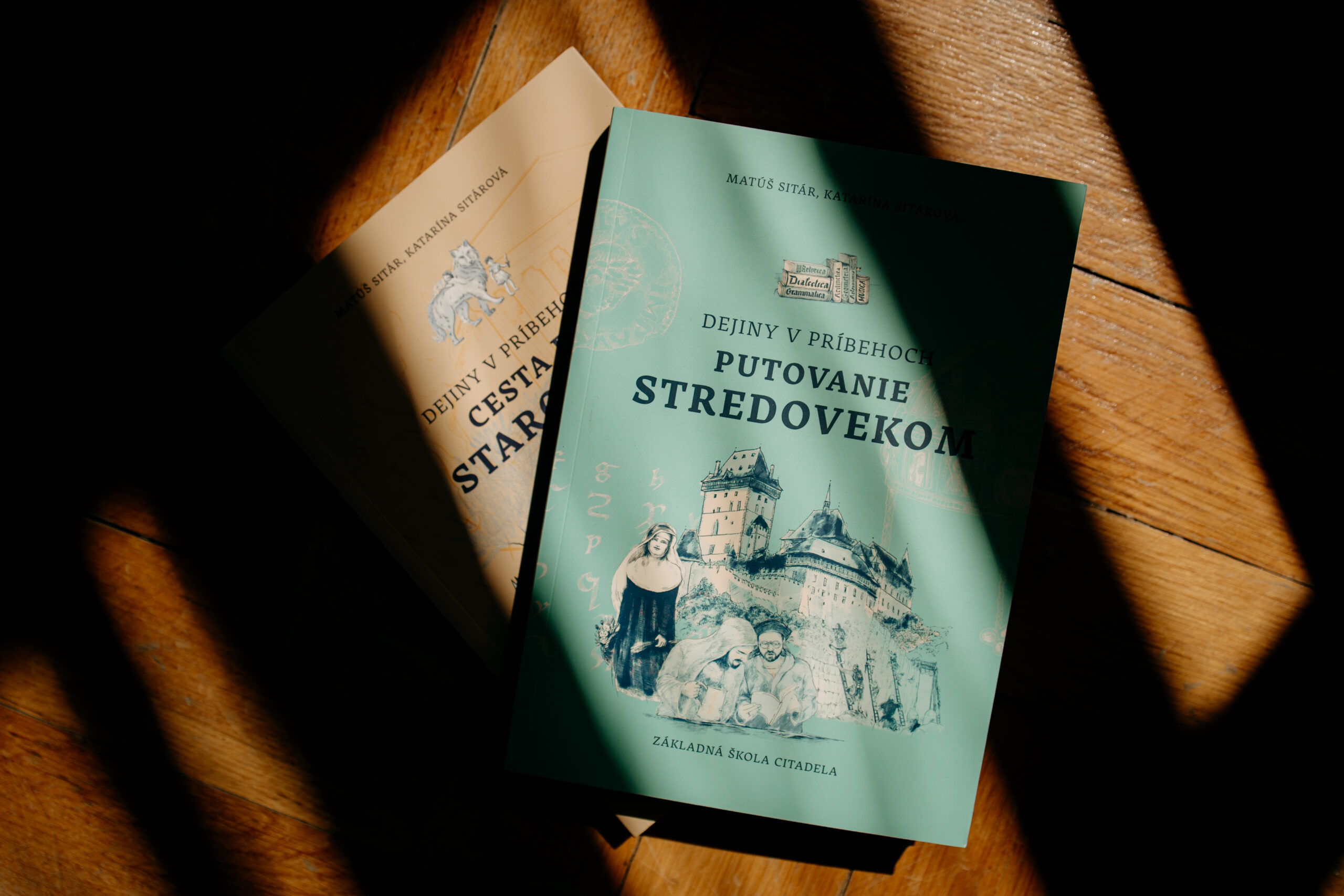 putovanie stredovekom, cesta do staroveku, knihy o histórii, kniha pre deti, dejiny v príbehoch, detská literatúra, náčná literatúra