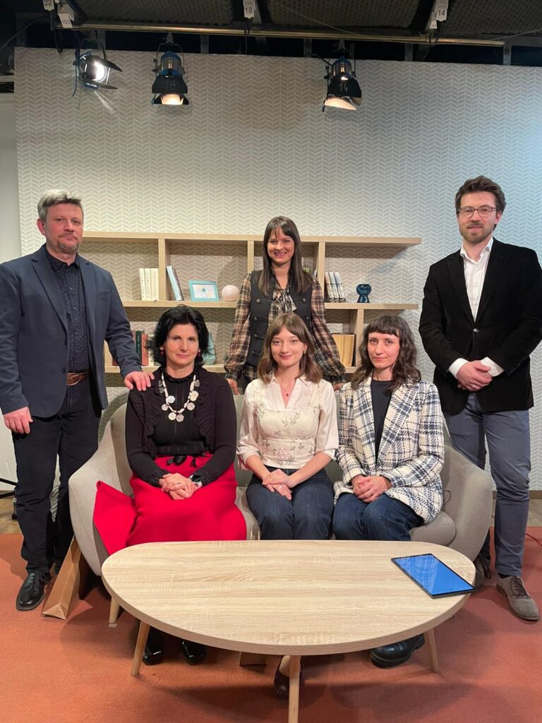 kolegium, univerzitne kolegium, TV lux, krestanska televizia, relacia, doma je doma, branislav kuljovsky, anna petruskova, lydia jakubjakova