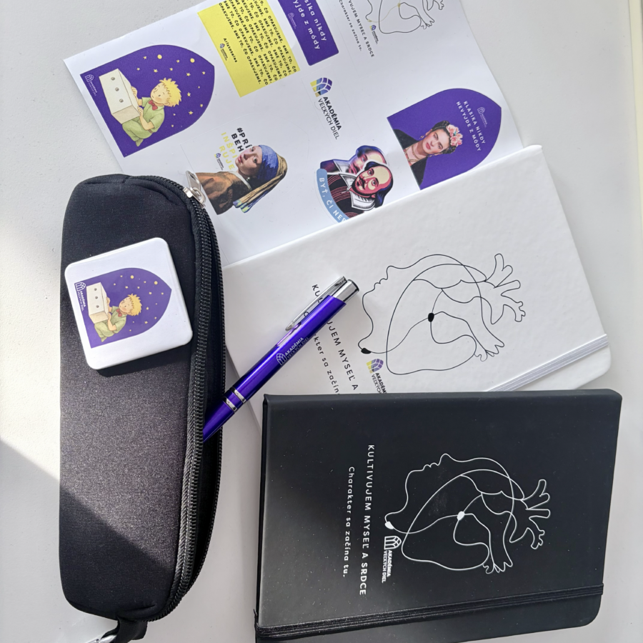 Zápasník, pero, nálepky, peračník