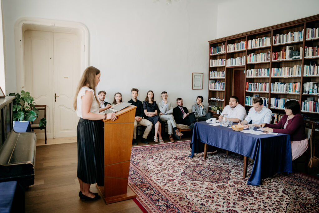 ústne skúšky z histórie v Univerzitnom kolégiu, knižnica v kaštieli v Ivanke pri Dunaji