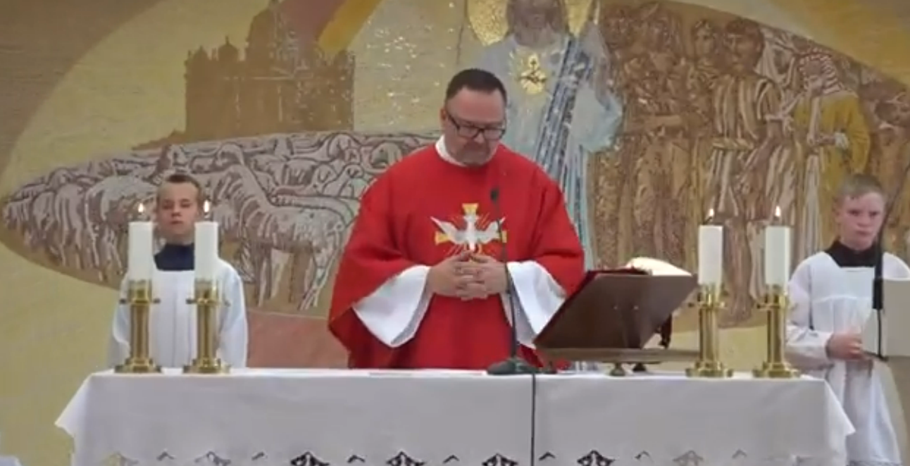 Kňaz Peter Repa: Objavil som kampus a rozhodol som sa pomôcť. Slúžim zaň sväté omše za Kolégium
