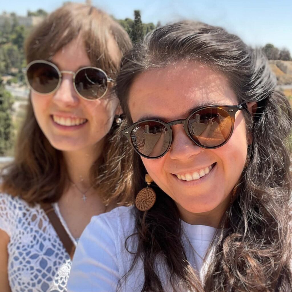 nicole maria hudcovska a sara dobrovodska, absolventky univerzitneho kolegia, Jerusalem